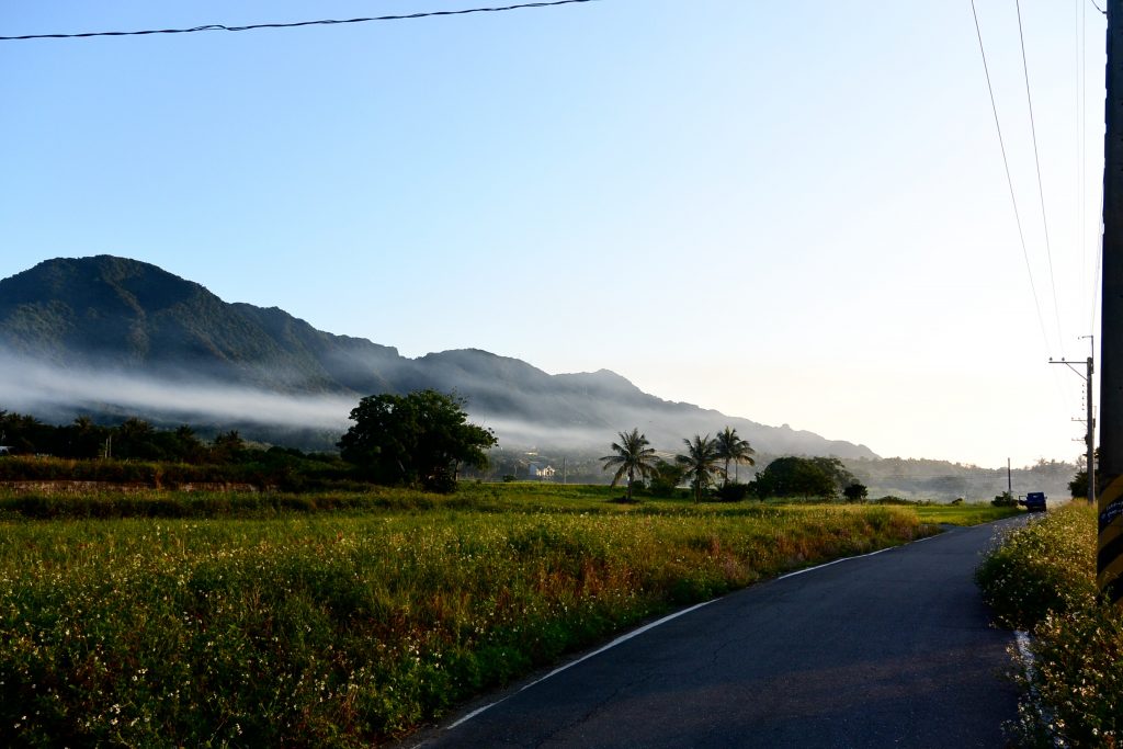 Beach Road - WaGaLiGong Dulan Surf & SUP House & Bar 哇軋力共都蘭衝浪/立槳/酒吧 Taiwan Taitung Dulan