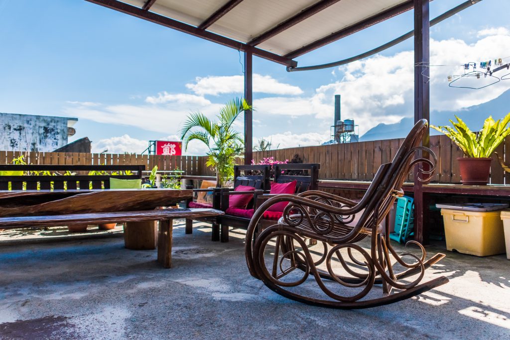 Dulan Hostel Surf House Rooftop - WaGaLiGong Dulan Surf & SUP House & Bar 哇軋力共都蘭衝浪/立槳/酒吧 Taiwan Taitung Dulan