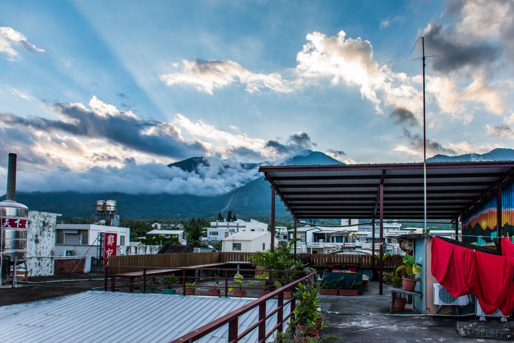 Dulan Hostel Surf House Rooftop - WaGaLiGong Dulan Surf & SUP House & Bar 哇軋力共都蘭衝浪/立槳/酒吧 Taiwan Taitung Dulan