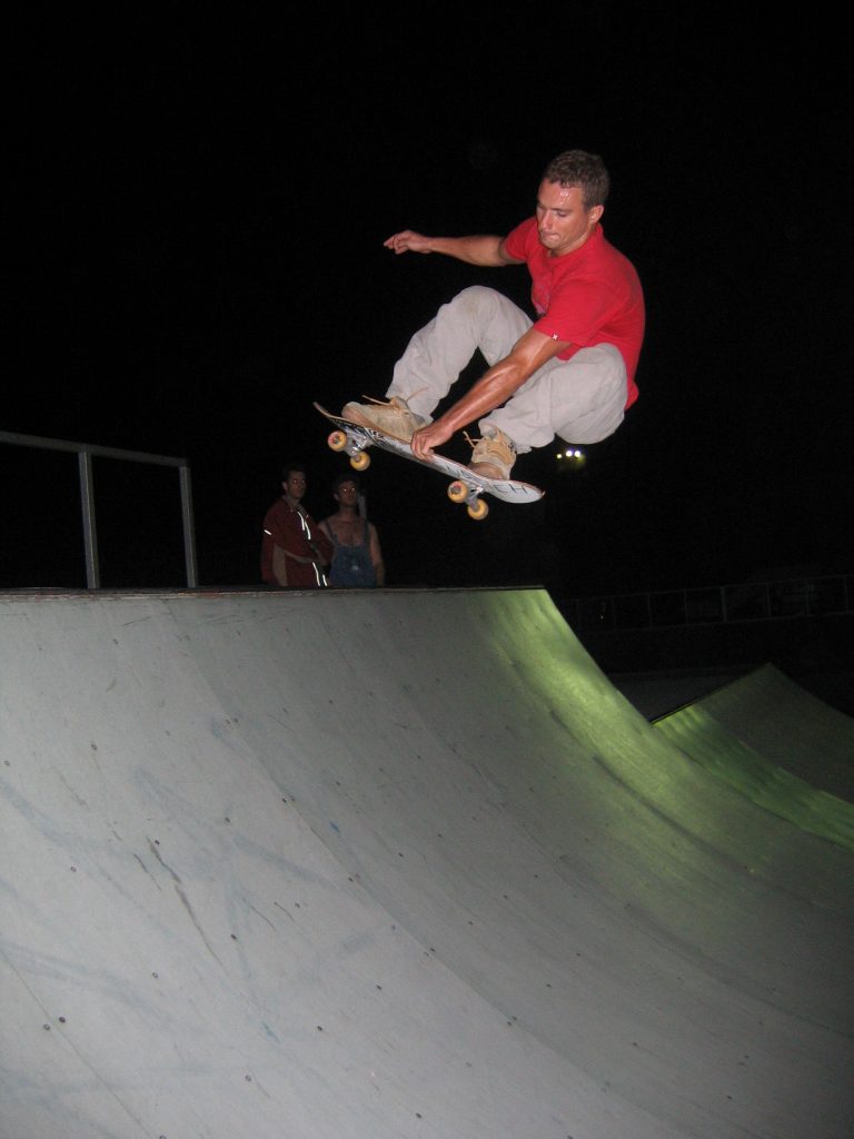 Mark Jackson Skateboarding Taiwan - WaGaLiGong Dulan Surf & SUP House & Bar 哇軋力共都蘭衝浪/立槳/酒吧 Taiwan Taitung Dulan