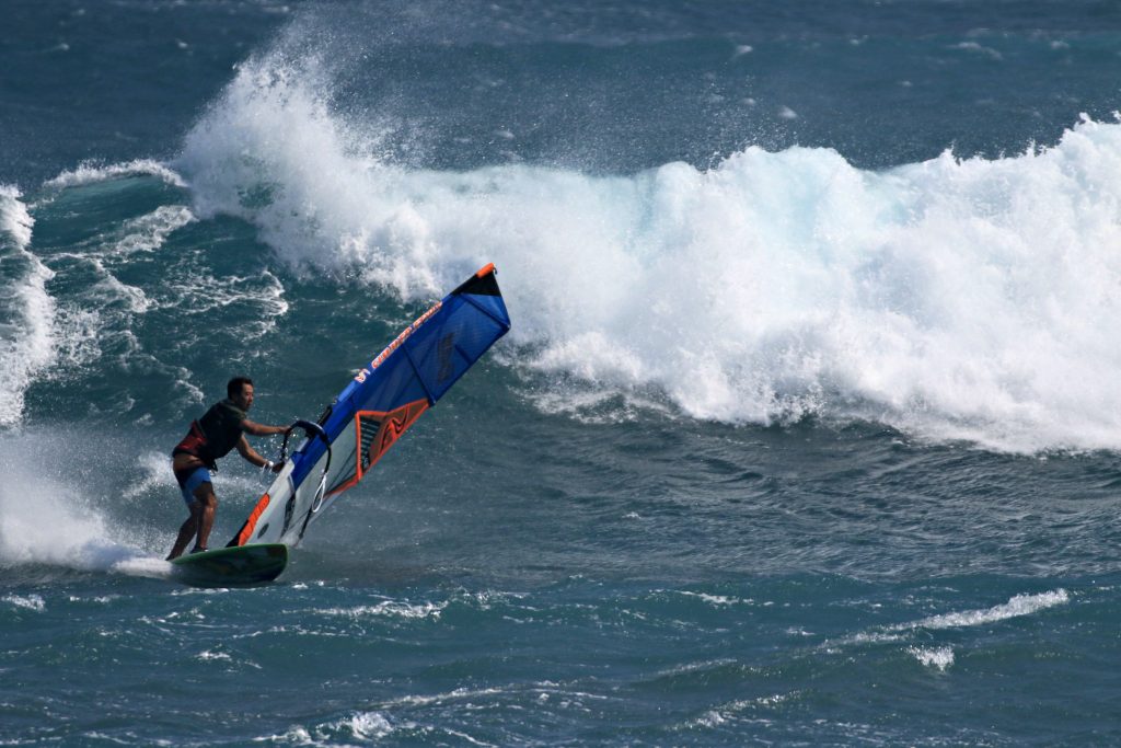 Windsurf Taiwan Dulan - WaGaLiGong Dulan Surf & SUP House & Bar 哇軋力共都蘭衝浪/立槳/酒吧 Taiwan Taitung Dulan