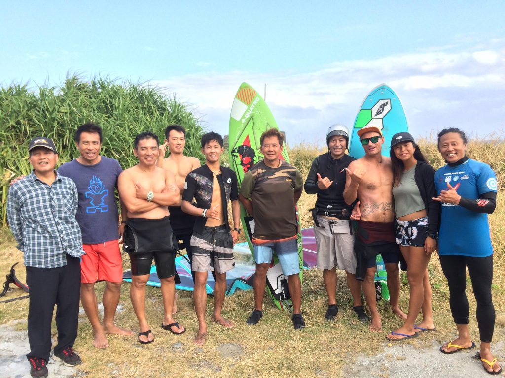 Windsurf Taiwan Dulan - WaGaLiGong Dulan Surf & SUP House & Bar 哇軋力共都蘭衝浪/立槳/酒吧 Taiwan Taitung Dulan