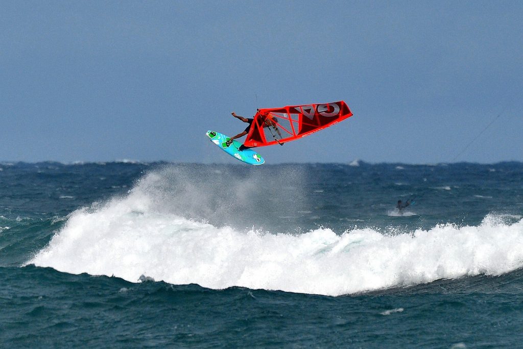 Windsurf Taiwan Dulan - WaGaLiGong Dulan Surf & SUP House & Bar 哇軋力共都蘭衝浪/立槳/酒吧 Taiwan Taitung Dulan