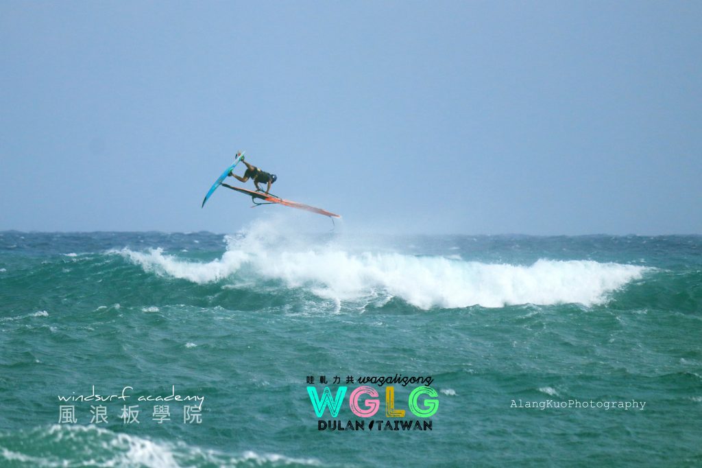 WaGaLiGong Dulan Surf/SUP House & Bar 哇軋力共都蘭衝浪:立槳:酒吧Windsurf Taiwan Taitung Dulan