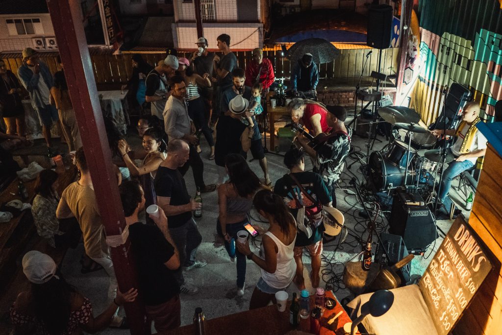 The 2020 Wave Jam Party at WaGaLiGong Dulan Surf/SUP House & Bar 哇軋力共都蘭衝浪:立槳:酒吧